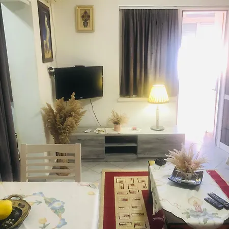 Entire Flat To Chill, In Center Of Tirana Apartment Exterior photo